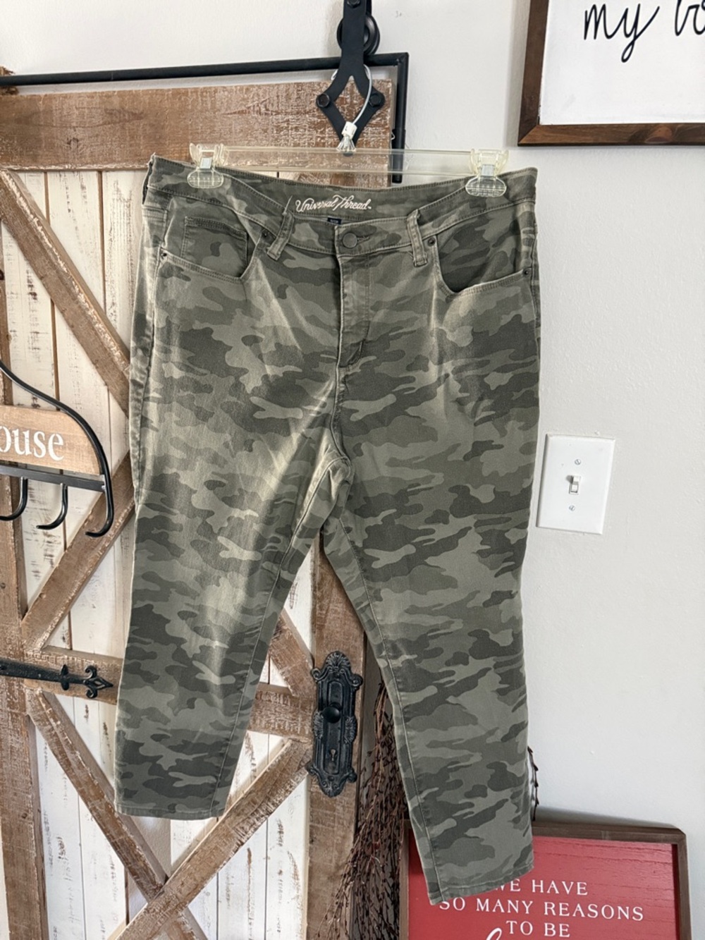 Universal Thread Olive Green Camo Ankle Jeans